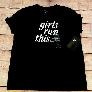 Girls size extra large Nike T-shirt